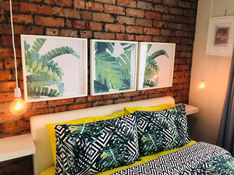 Cosy Two Bed Terraced House 7Min Drive From City Belfast Exterior foto